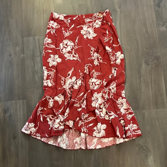 Flattering linen mid-calf skirt for all occasions! - Picture 1 of 3